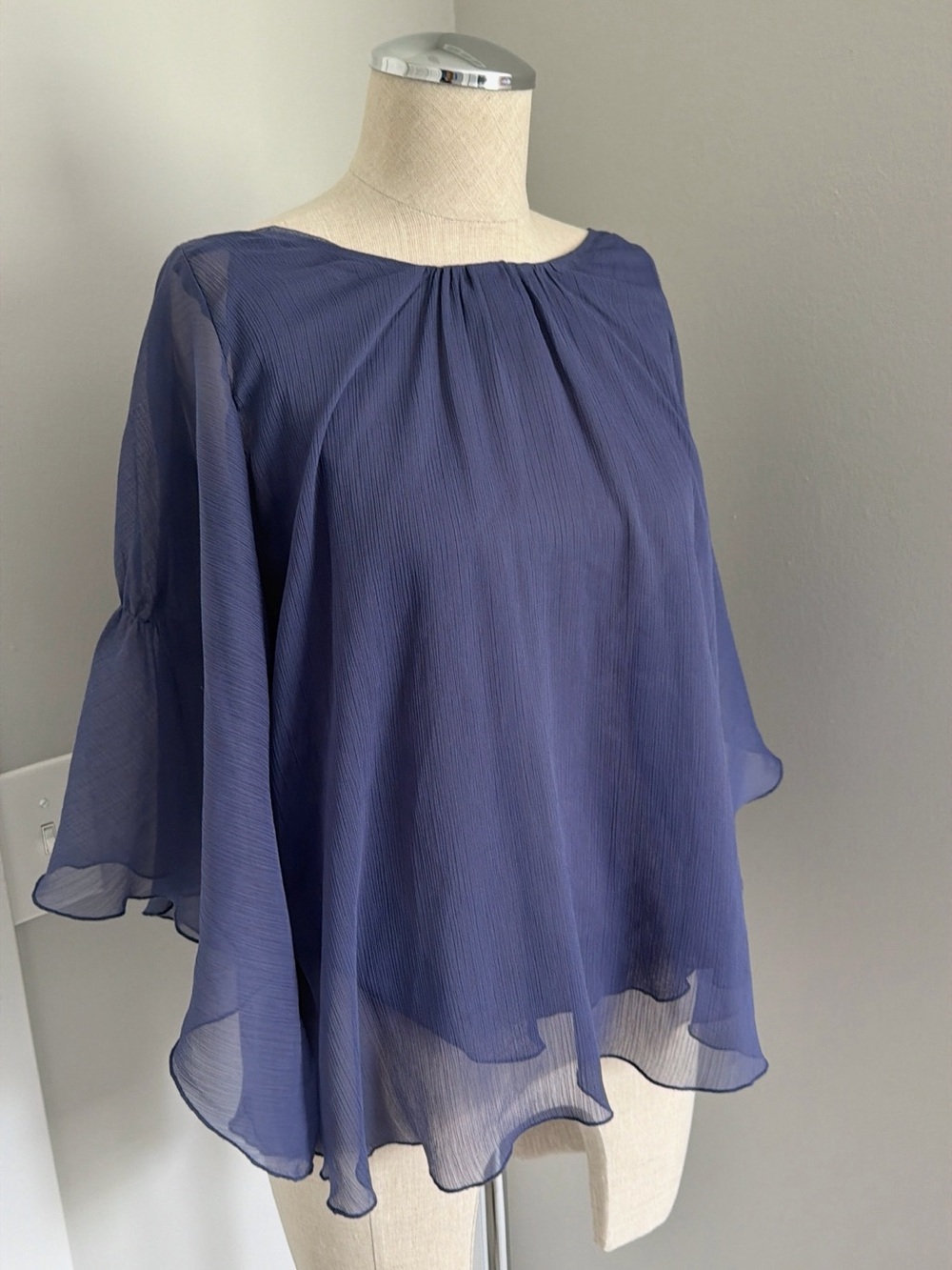 2011 Express Polyester Women’s S Blue Sheer  Chiffon Ruffle 3/4 Sleeve Blouse